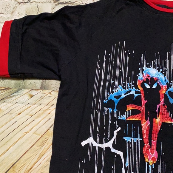 Spider-Man Marvel t-shirt large black and red theme park - Picture 6 of 10